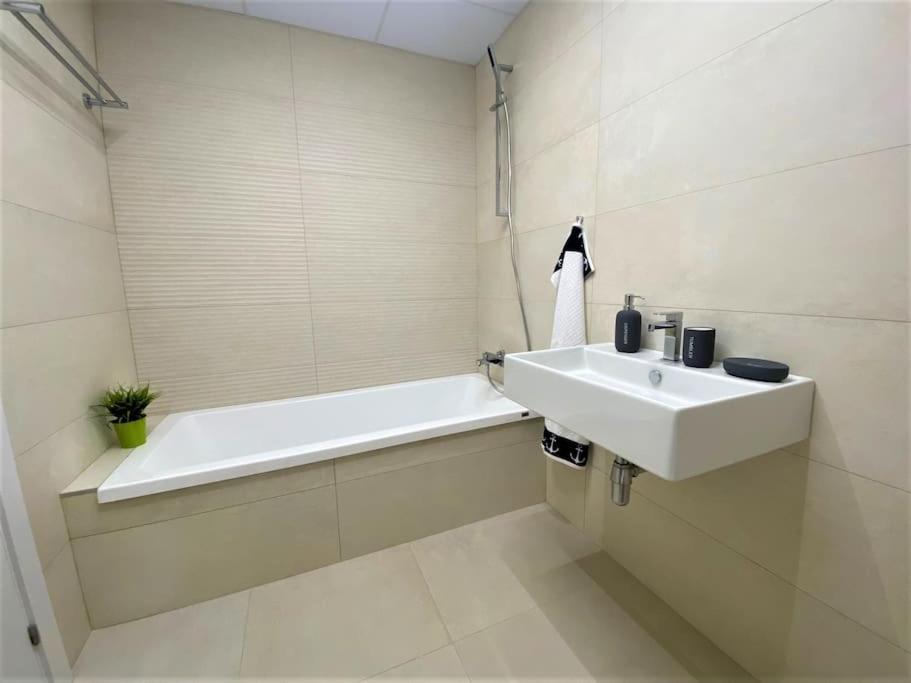 Luxurious Penthouse With Huge Panoramic Terrace Apartamento São Roque Exterior foto